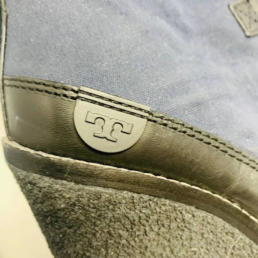 TORY BURCH Fairfax Shearling-Lined Wedge Boot, Black/Washed Navy, size 7 - Picture 12 of 12